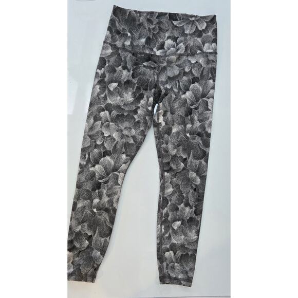 Athleta Elation Textured Tight in Chakra Floral Black Sea Salt, Size S Petite - Picture 2 of 7